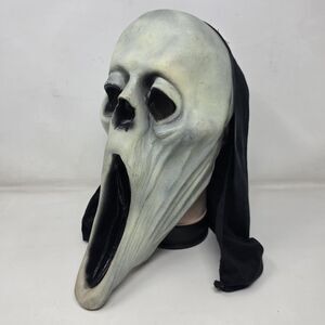 Scream Ghost Face Ghoul Halloween Mask 1995 The Paper Magic Group Vinyl Screamer